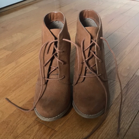Brown suede high heel booties - Picture 1 of 3